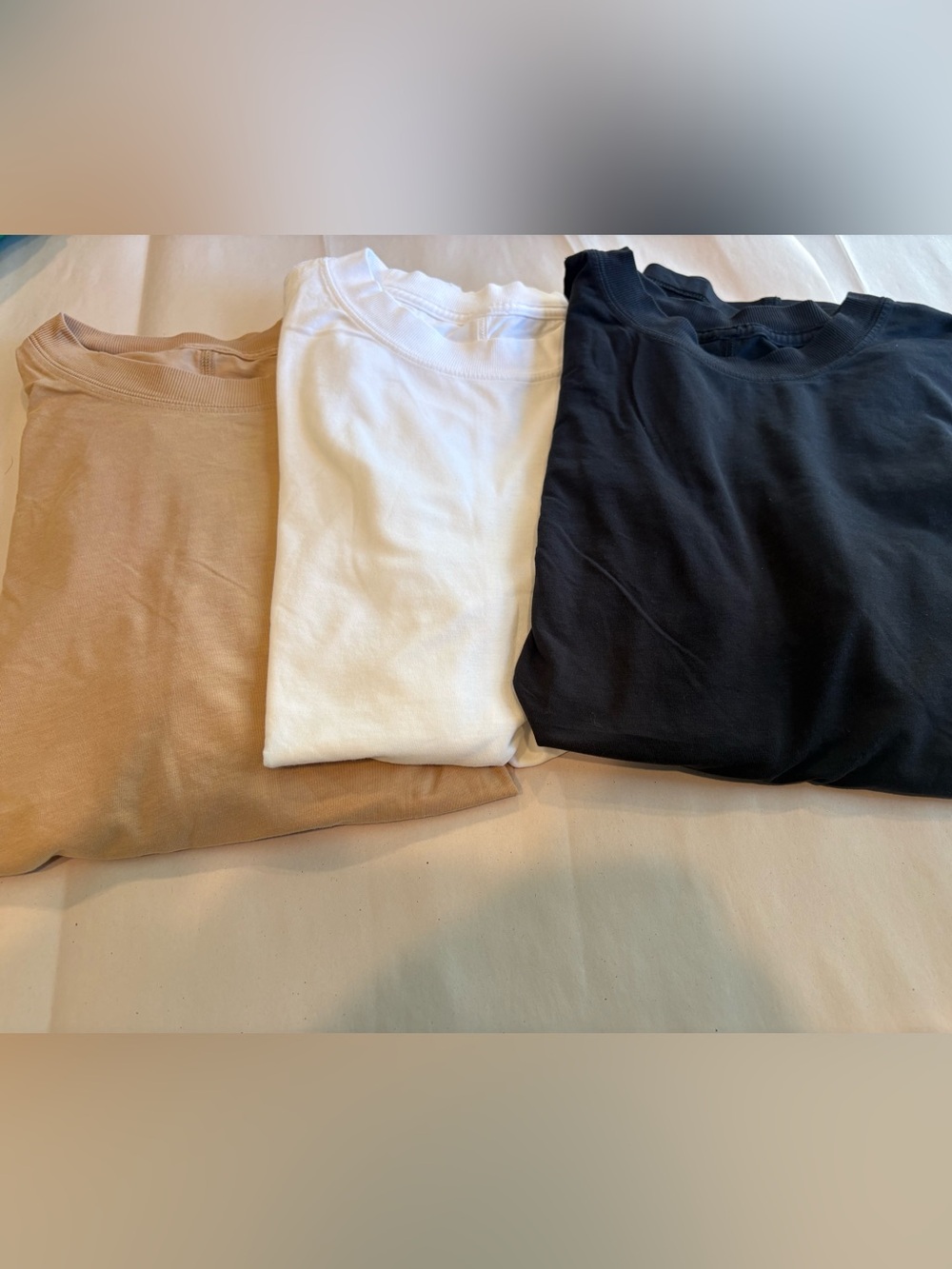 Three Lululemon Short Sleeve Tees Black, Tan & White Like New Condition Sz Small